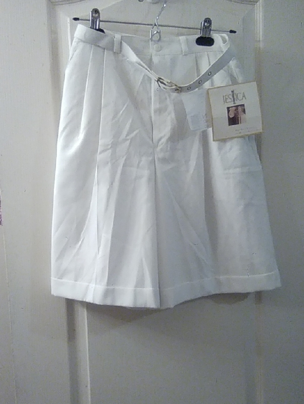 Jessica White Ladies Bermuda Shorts with Belt. Never Worn.